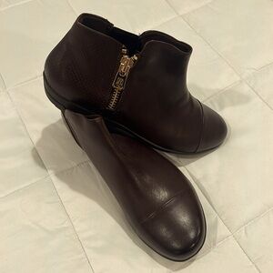 Rock port ( In Motion) W-10 chocolate leather Almost New! Authentic